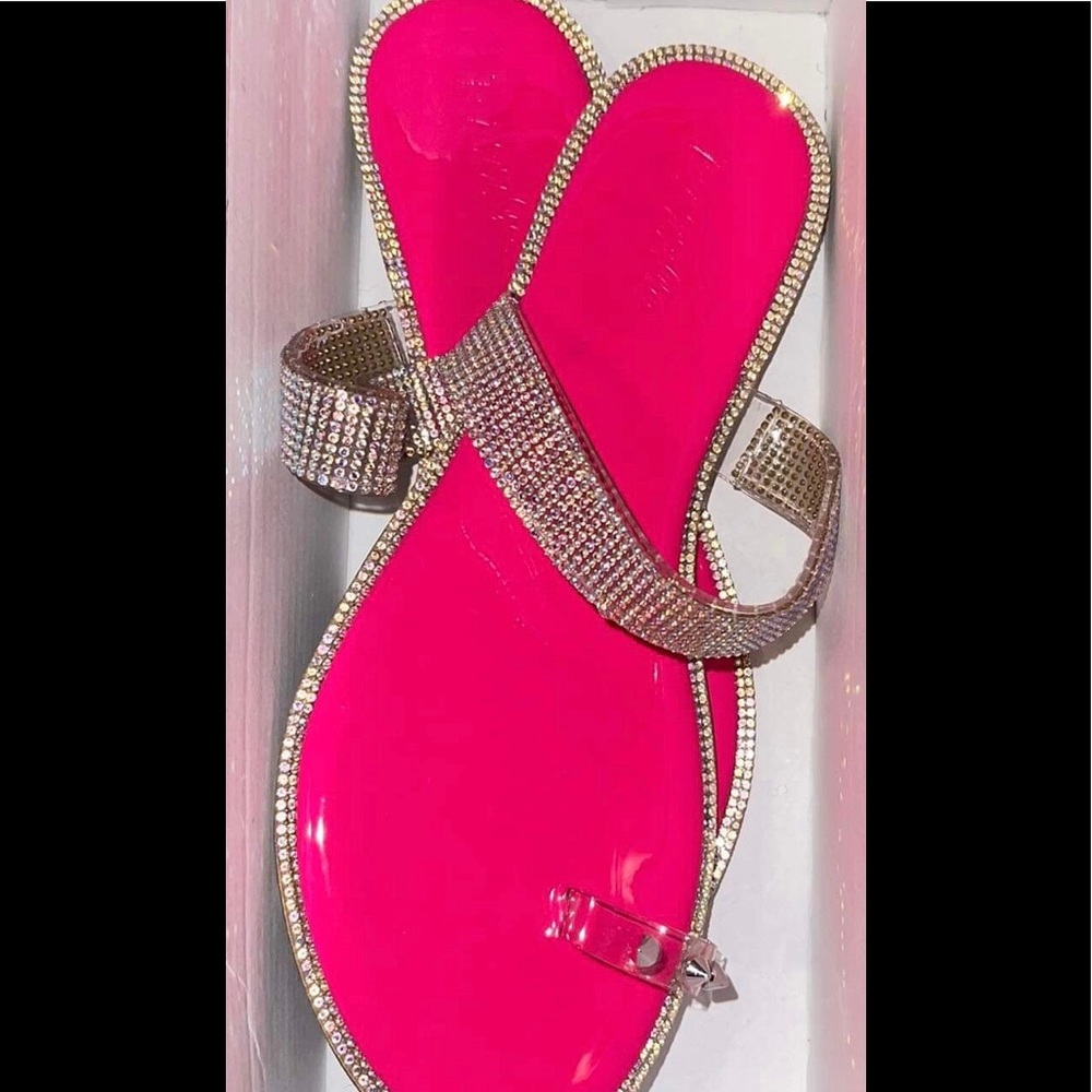 Pazzle flat sandal size 8.5 fuchsia foot bed